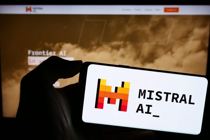 Mistral发布万亿参数开放模型Large 4:高性价比与主权AI能否撼动开放权重赛道? Mistral发布万亿参数开放模型Large 4:高性价比与主权AI能否撼动开放权重赛道?